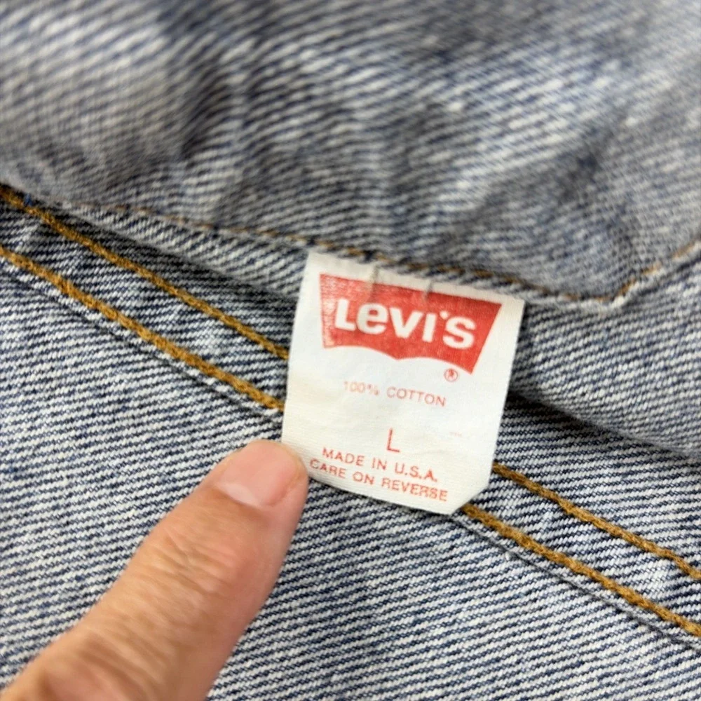 Vintage Levi's 70507 Denim Trucker Jacket USA Made Size L 23x27 Red Tab
